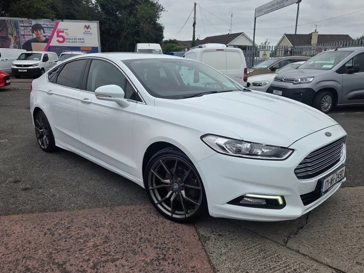 Volkswagen Passat 2.0 TDI R Line BMT 190PS 4DR - Image 2