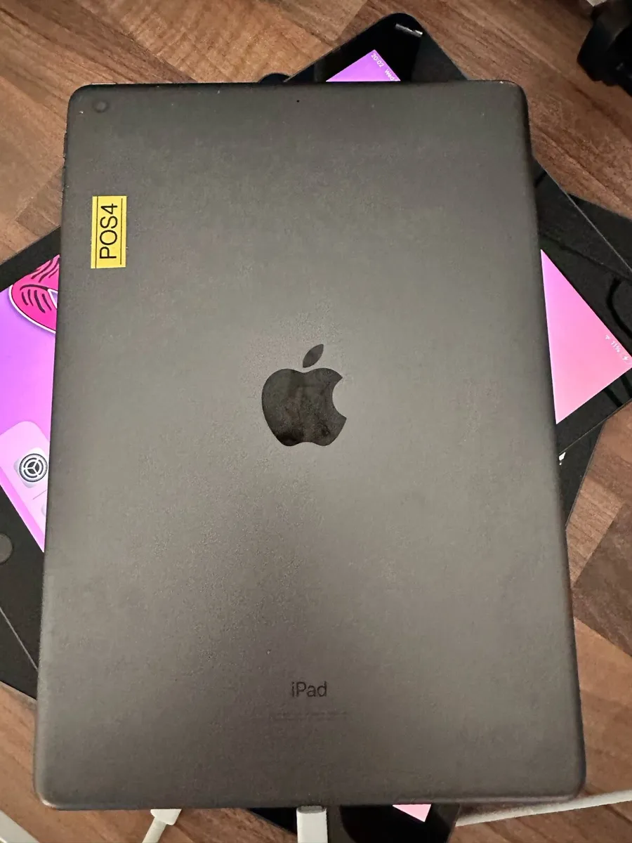 iPad - Image 2