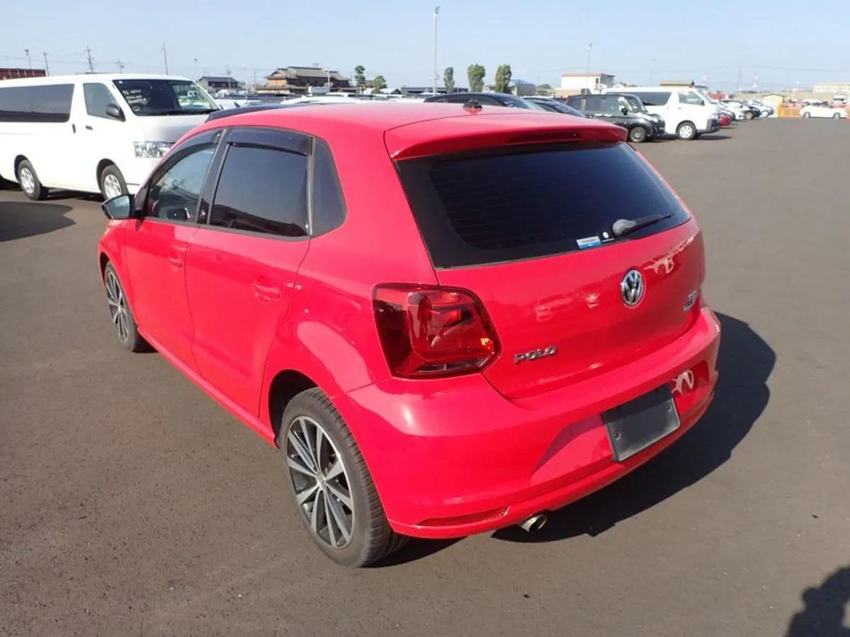 Volkswagen Polo  beats Edition  Automatic Petrol - Image 4