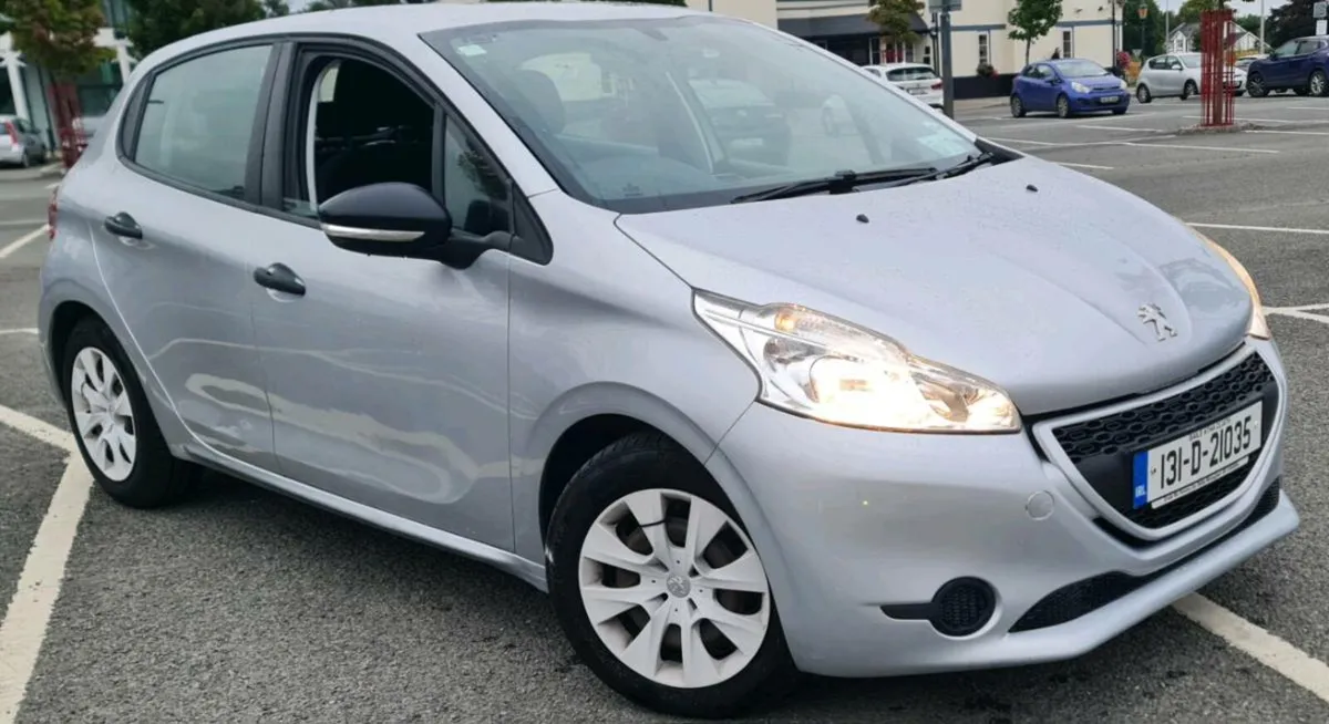 Peugeot 208 - Image 1