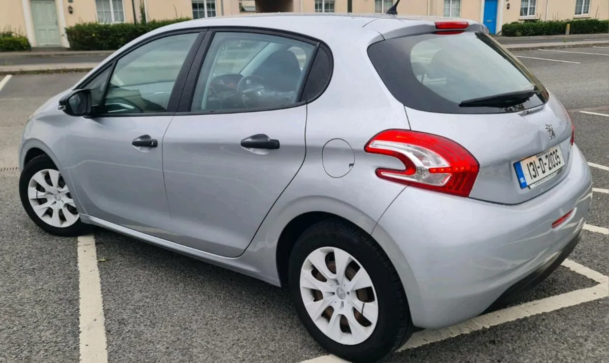 Peugeot 208 - Image 3