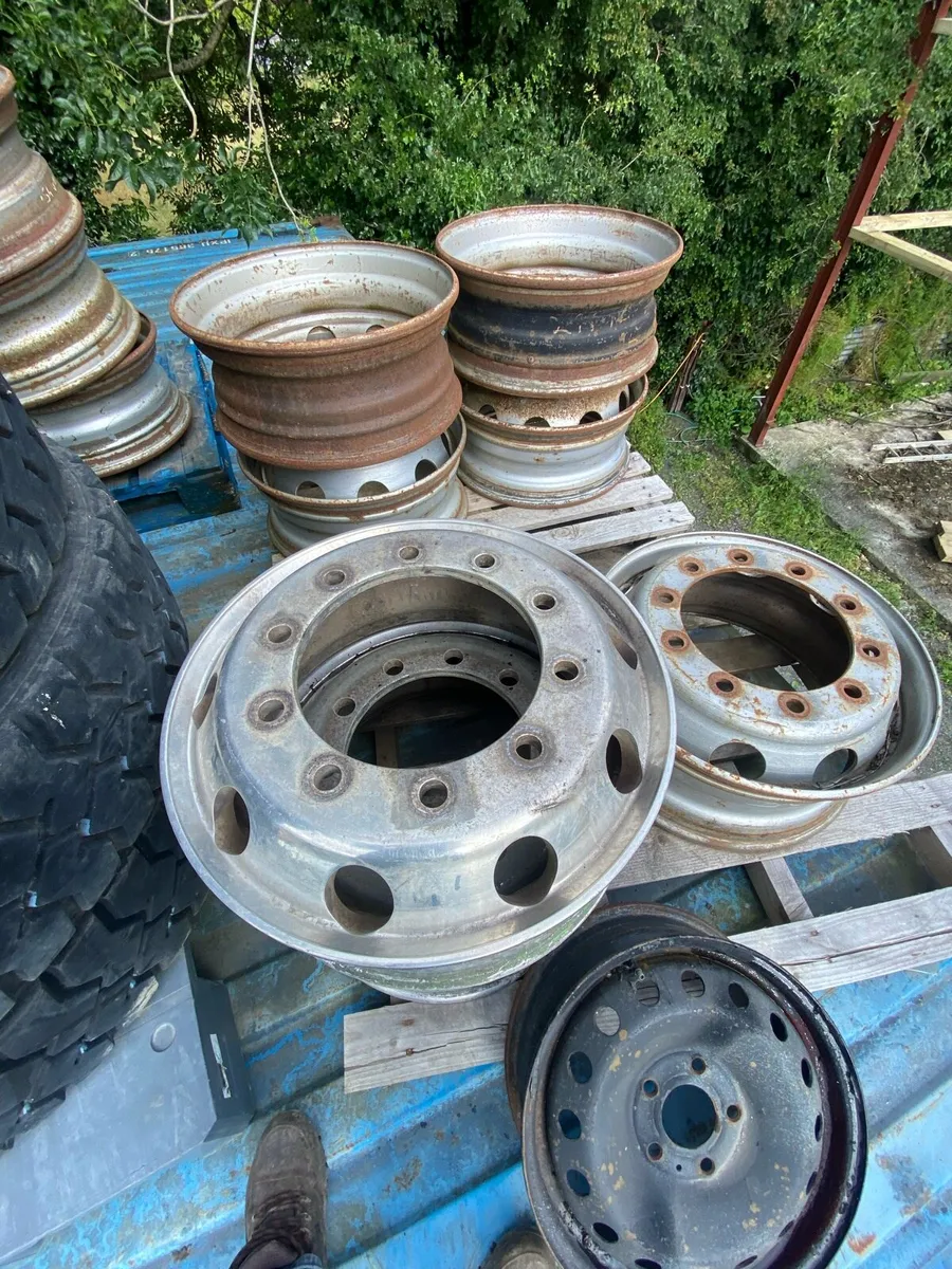 Truck wheels and tyres - Image 2