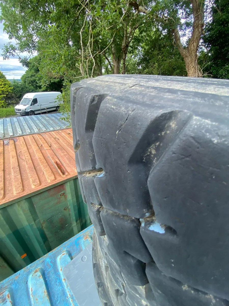 Truck wheels and tyres - Image 3