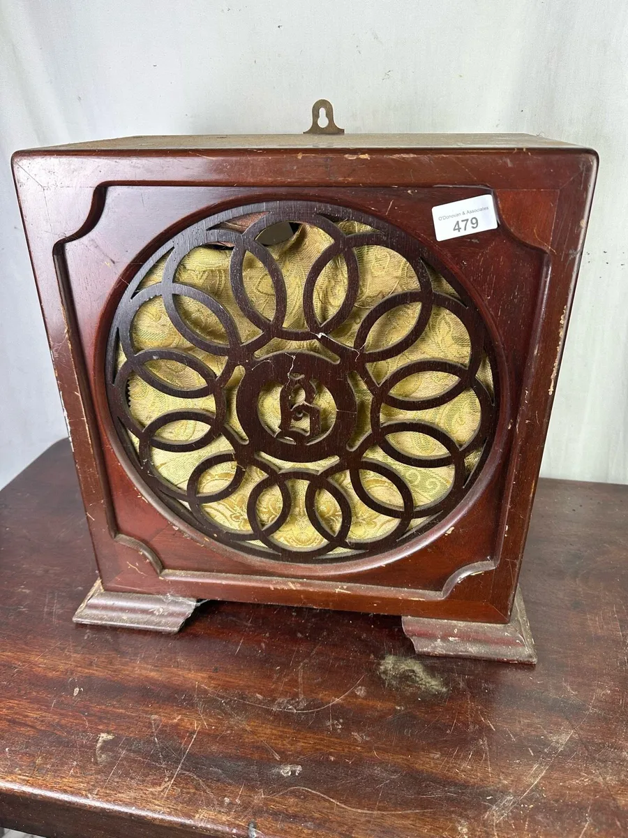 Phonograph and Radio Auction - Image 1