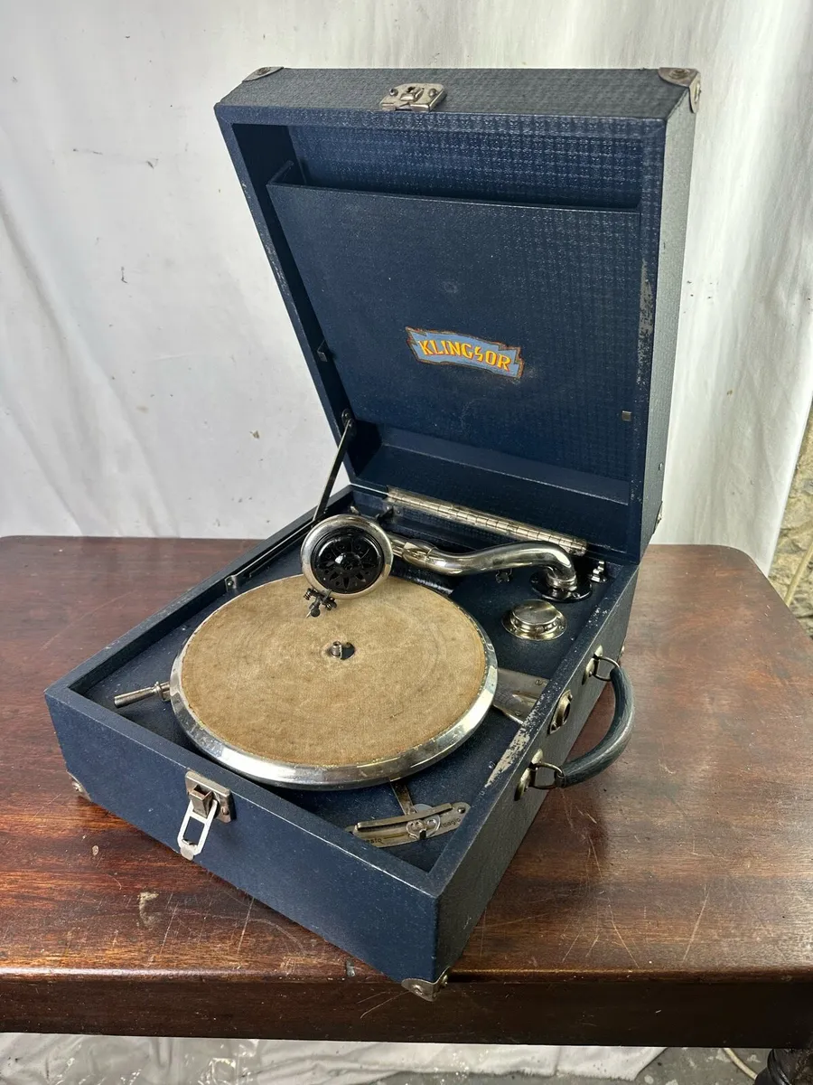 Phonograph and Radio Auction - Image 3