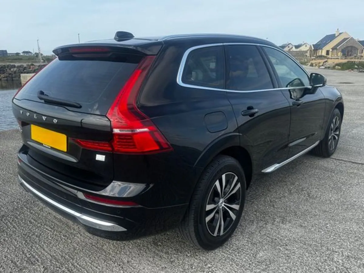 Volvo XC60 Recharge T6 Core AWD - Image 3