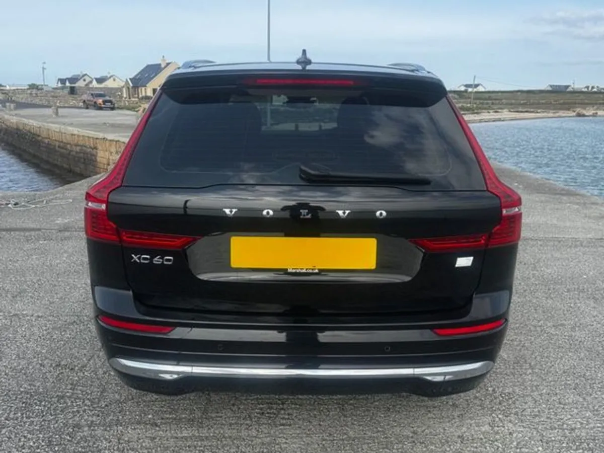 Volvo XC60 Recharge T6 Core AWD - Image 4