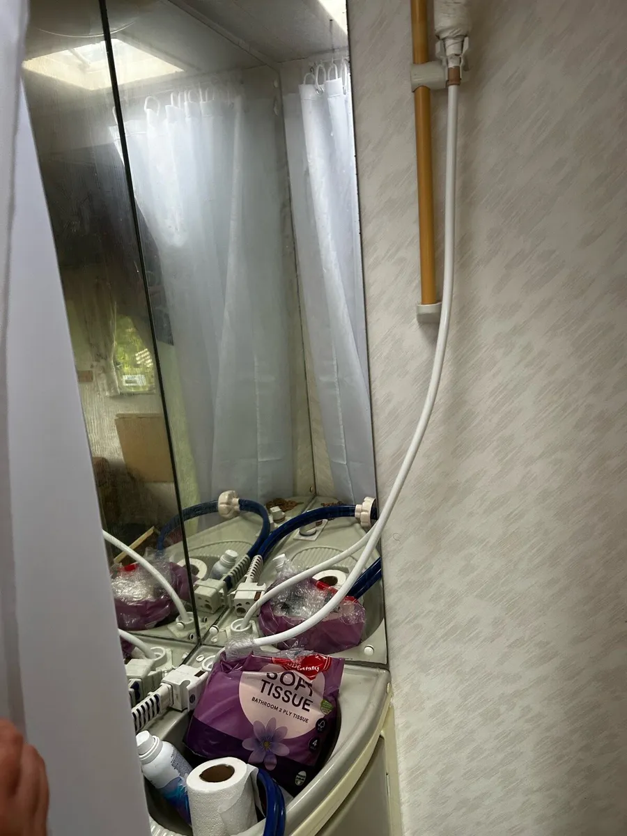 Caravan - Image 2