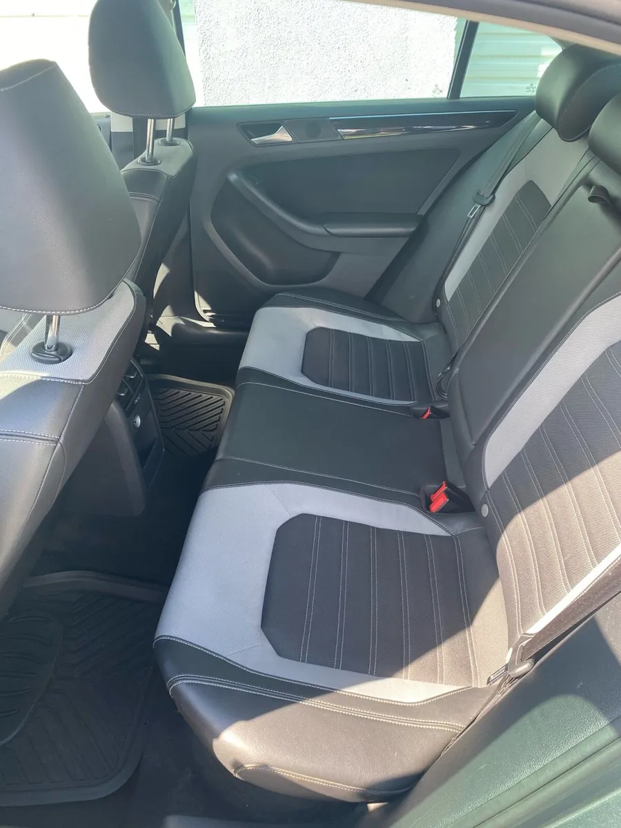 VW JETTA HIGHLINE - Image 4