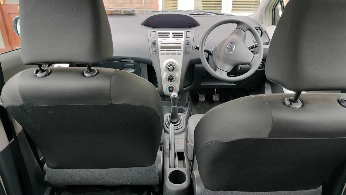 Toyota Yaris 2007 - Image 4