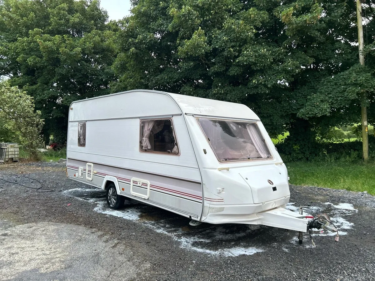 Caravan - Image 1