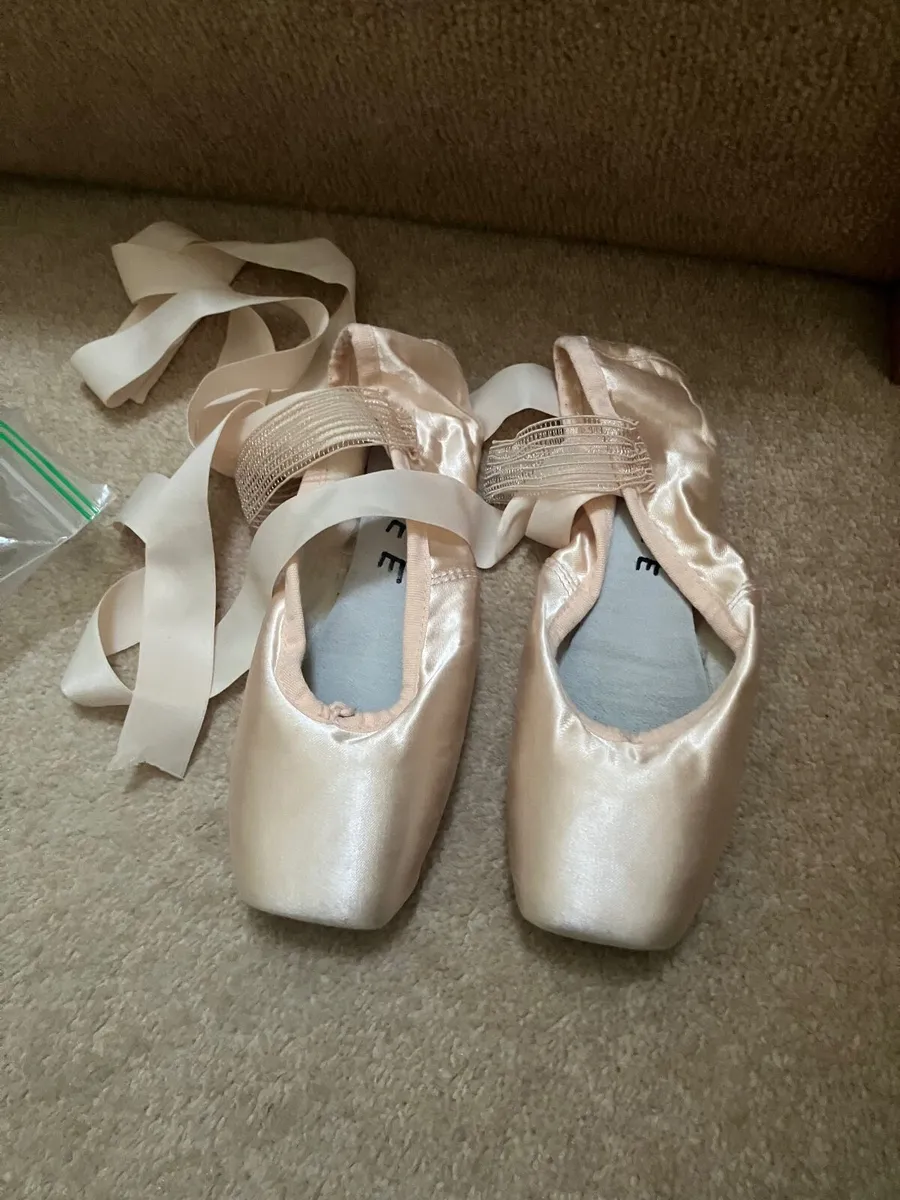 Ballet shoes - Image 2