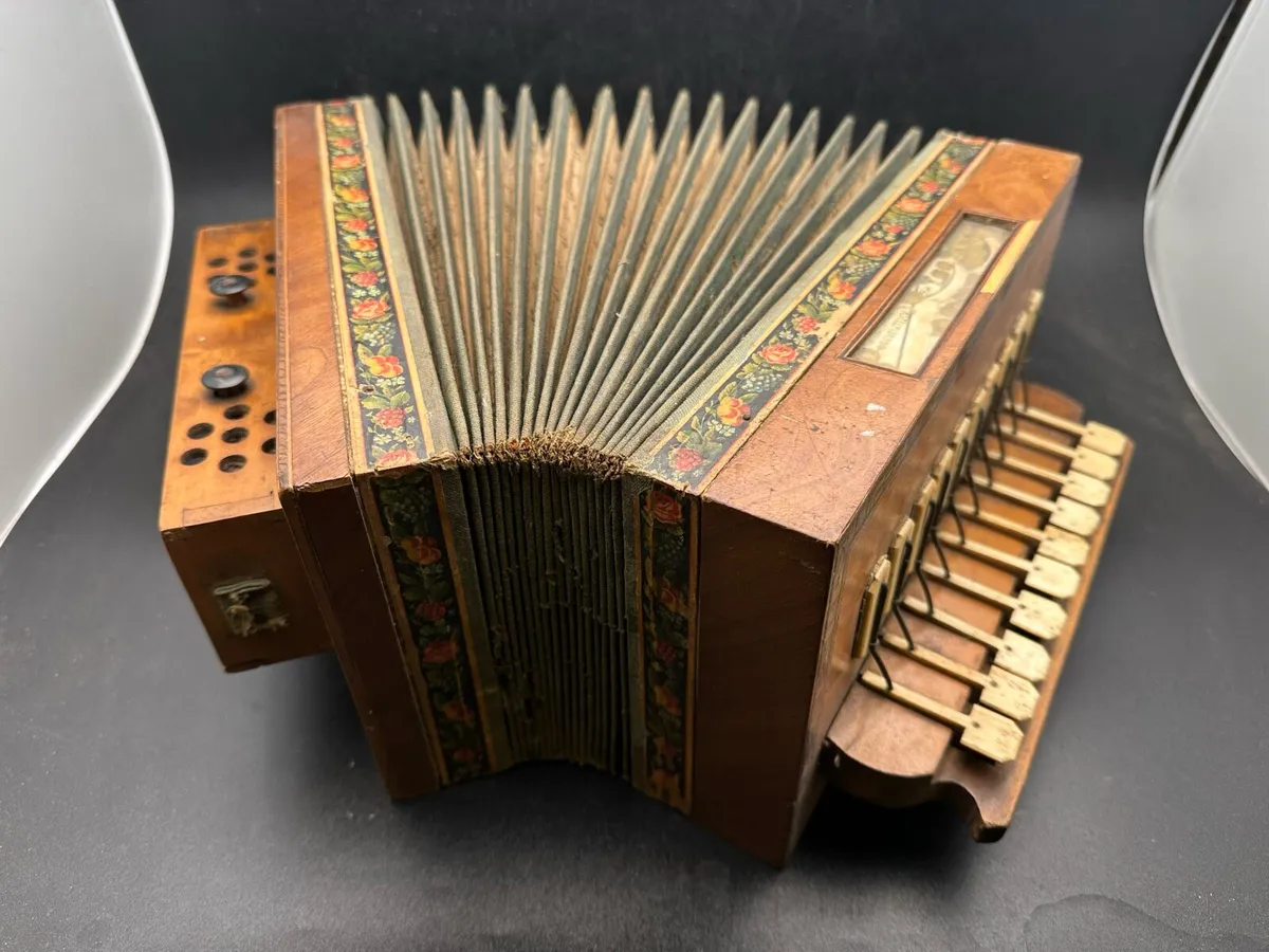 Antique, radio and gramophone auction - Image 4