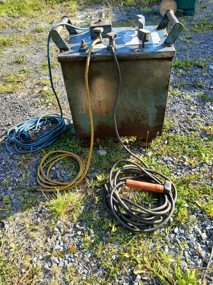 240 v oil colled arc welder, 110 v skill saw, 110 - Image 4
