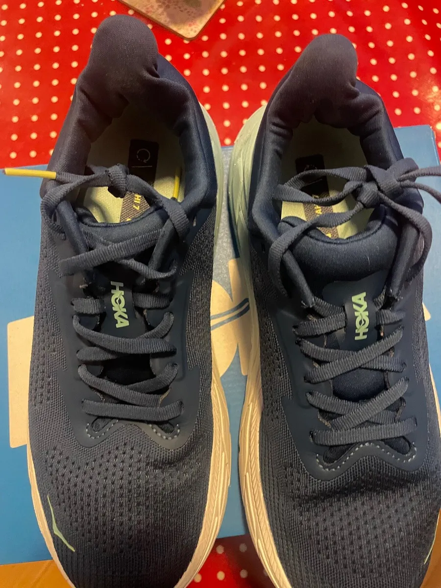 Worn very little hoka arahi - Image 3