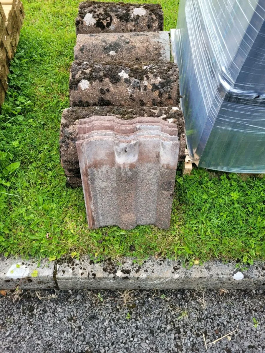 Roof tiles  redland 50 - Image 1