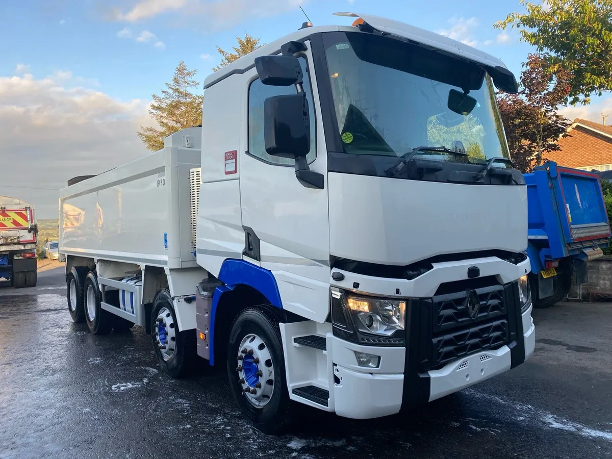 Renault c460 tipper - Image 2