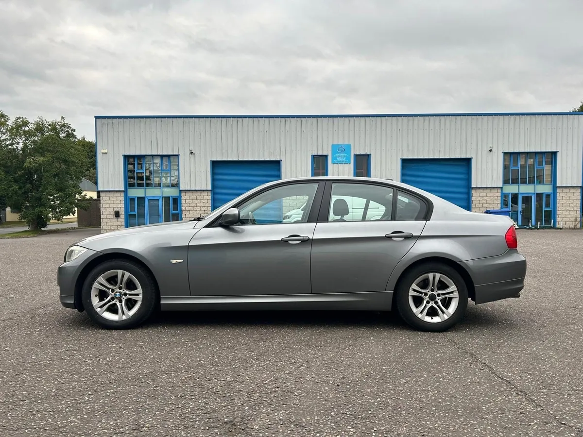 2011 BMW E90 316d - Image 1