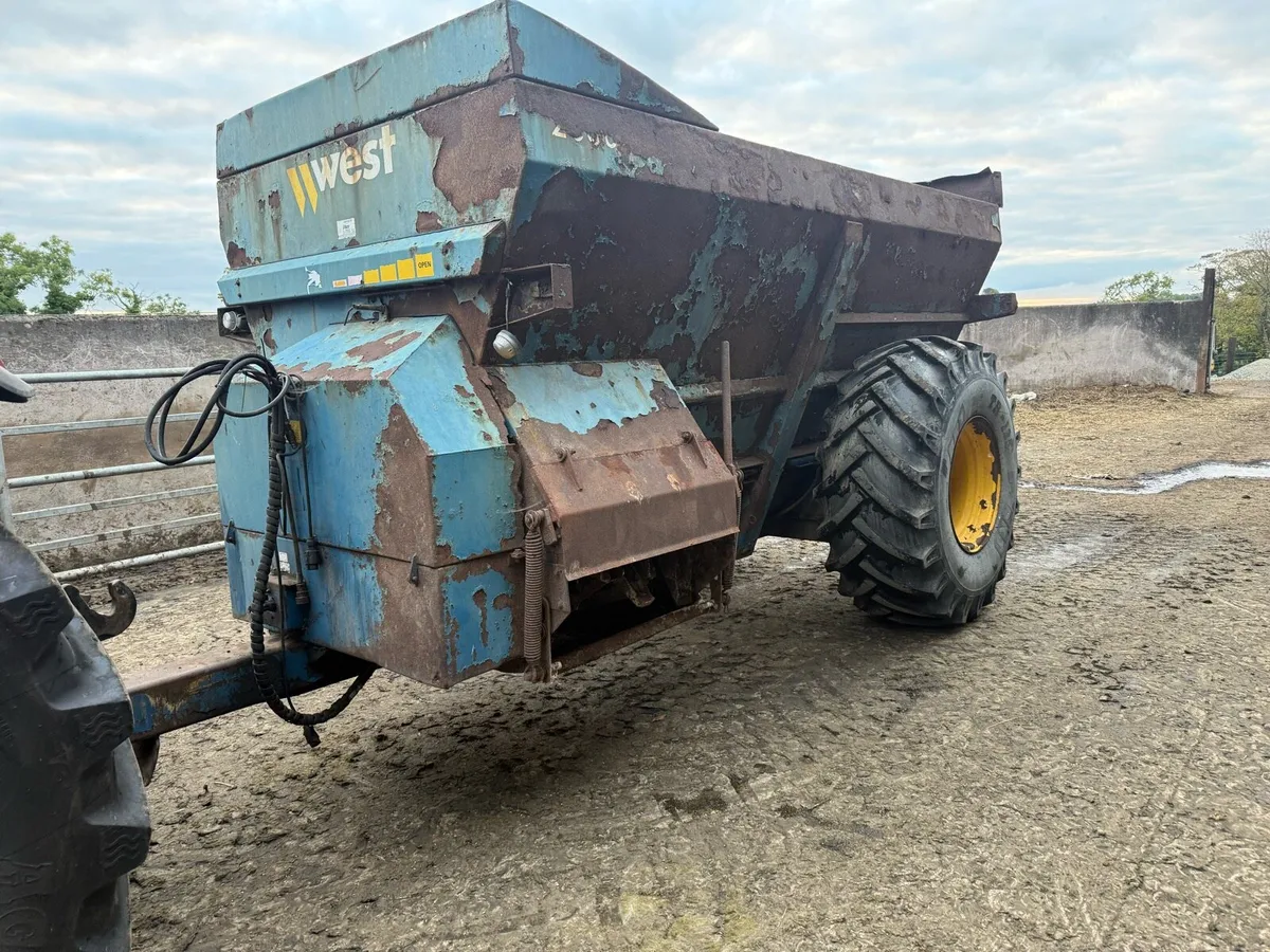 West dung spreader - Image 1