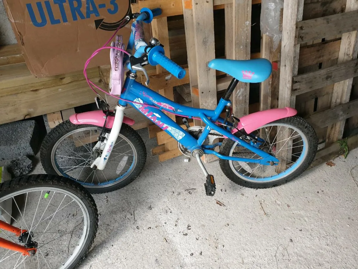 2 children's bikes - Image 1