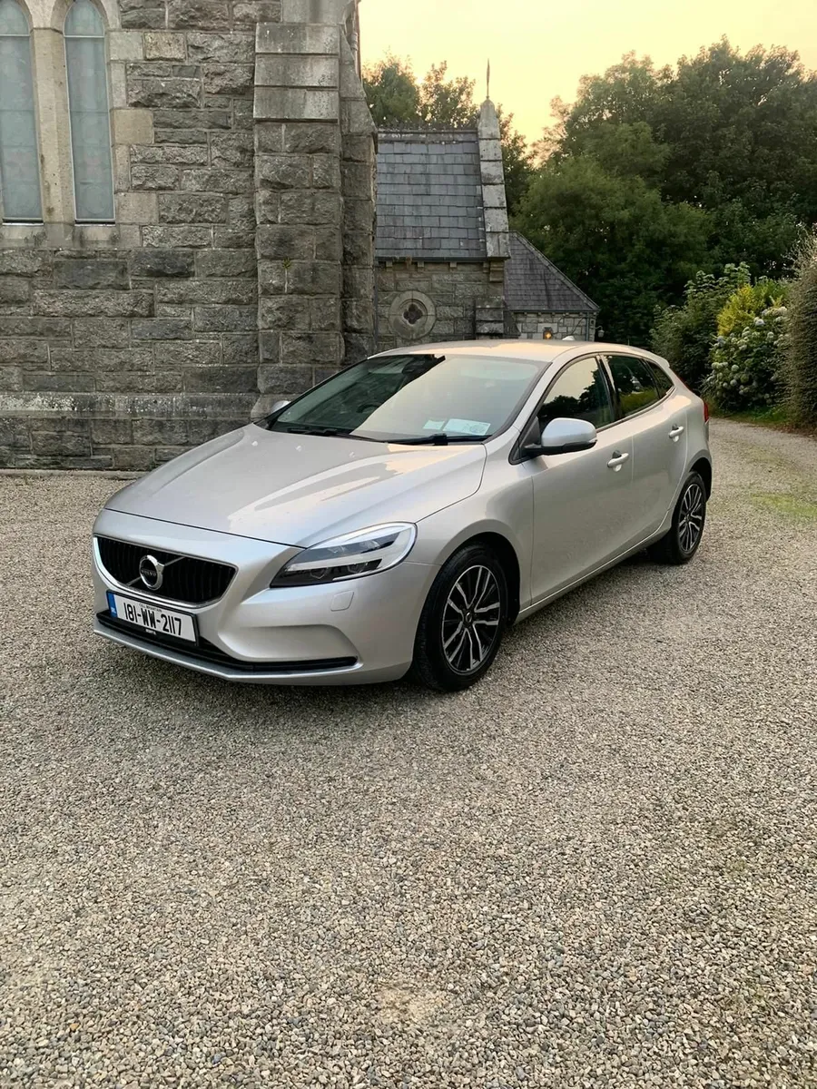 Volvo V40 2018 - Image 1