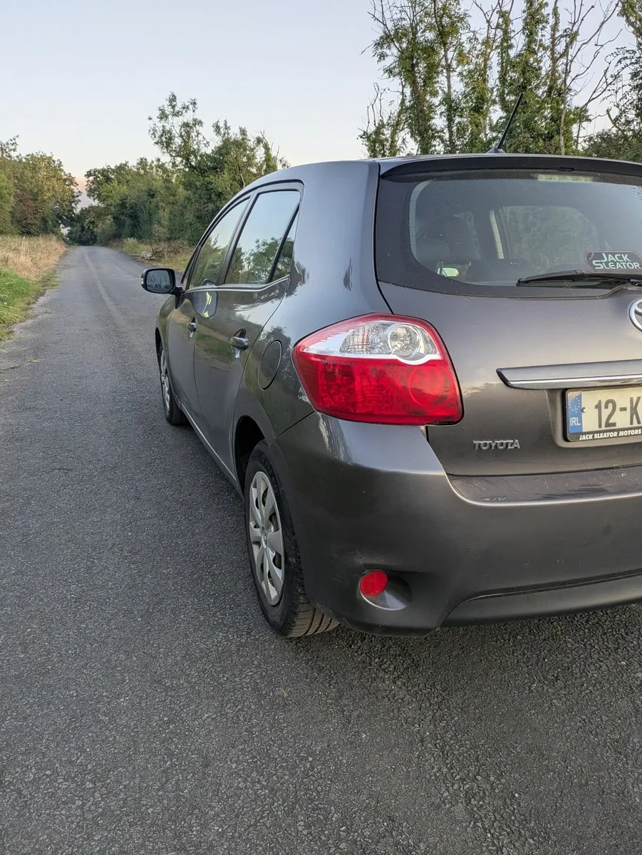 Toyota Auris 2012 - Image 4