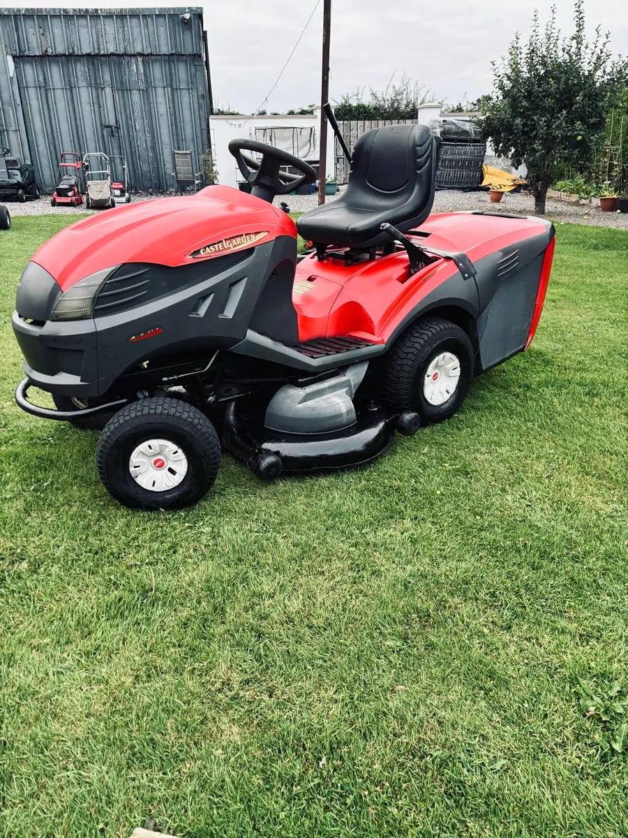 Castle garden lawnmower - Image 1