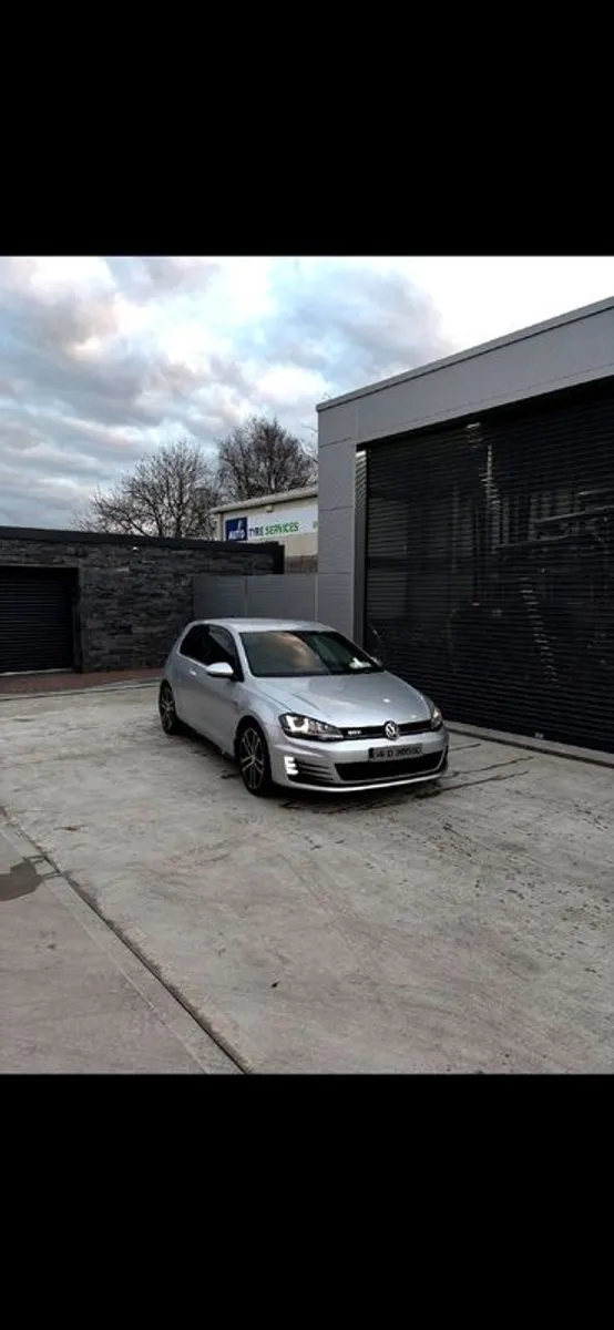 2014 Volkswagen Golf - Image 1