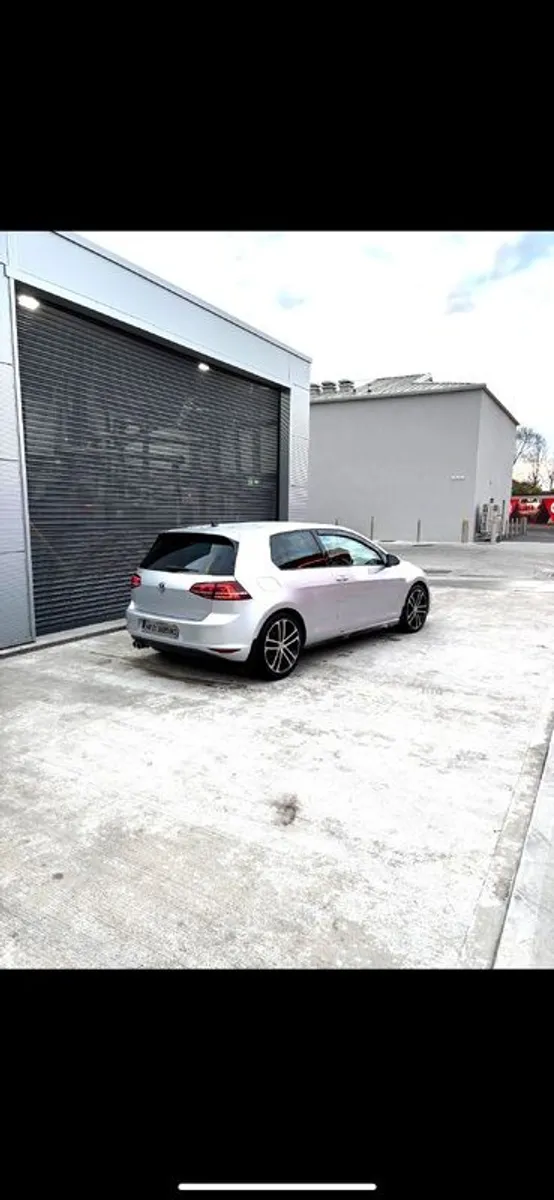 2014 Volkswagen Golf - Image 3