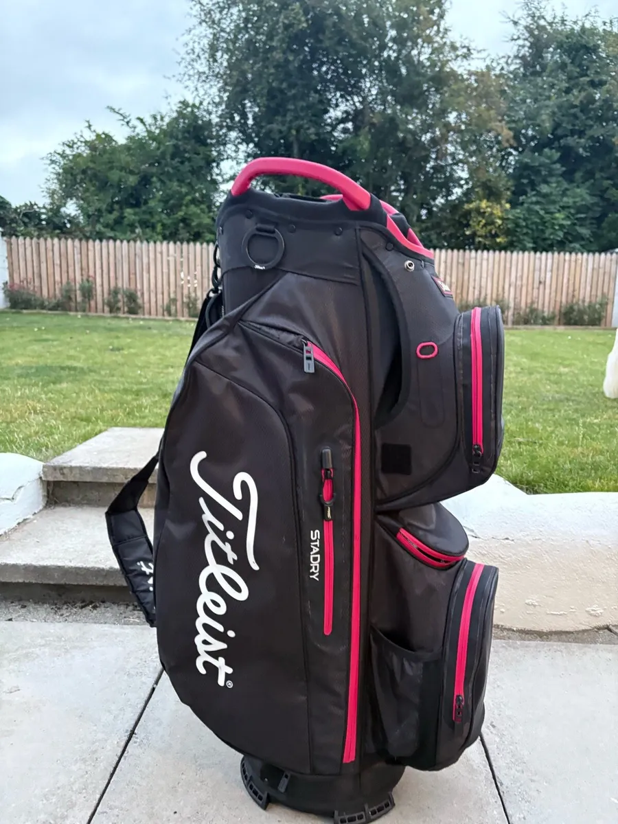 Titleist Stadry 15 Cart Bag - Image 1