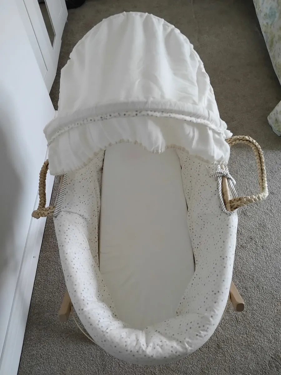 Baby moses basket - Image 2