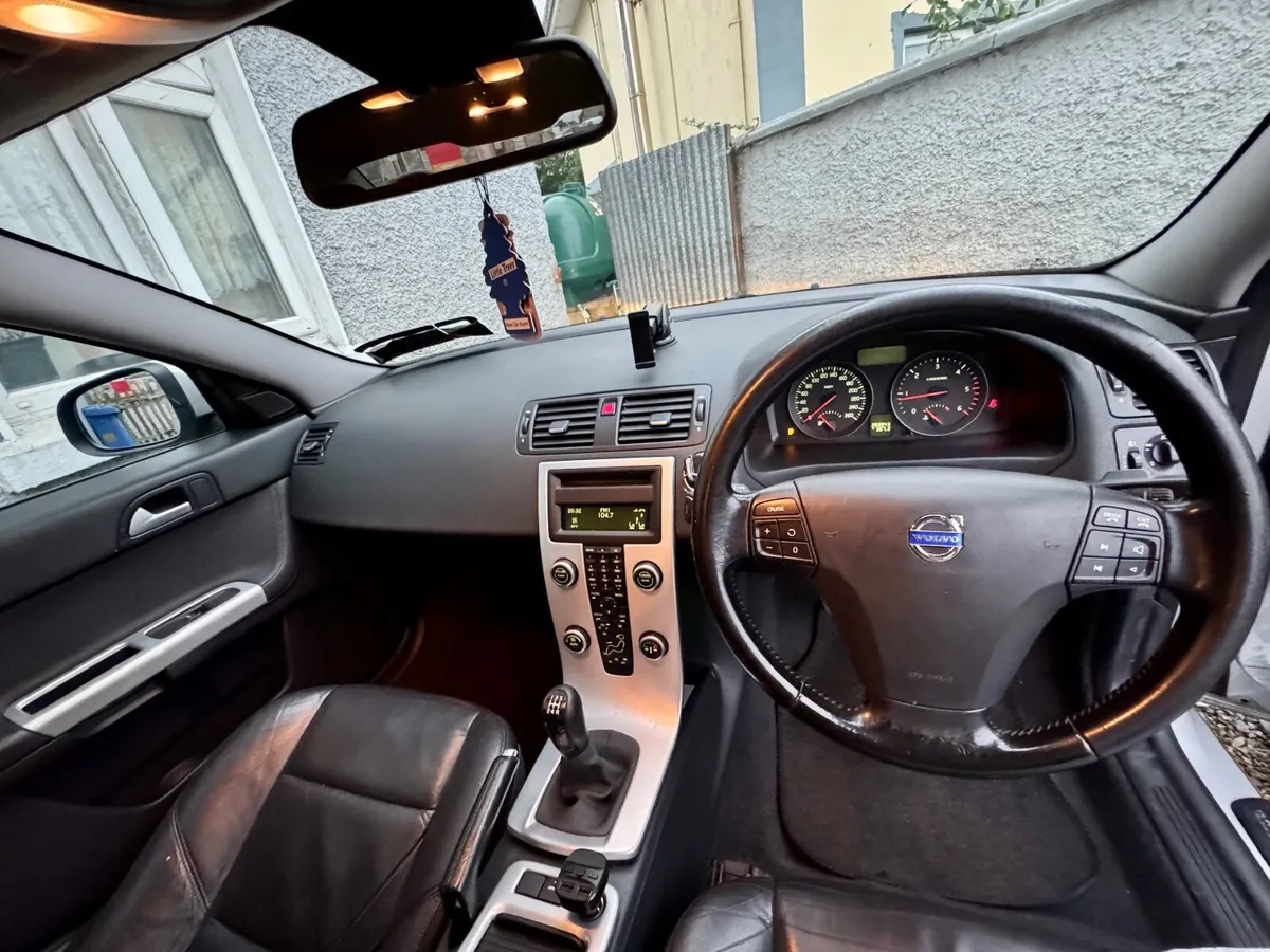 Volvo S40 2010 - Image 4