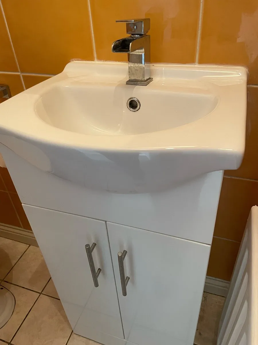 Sink unit and tap for sale - Image 3