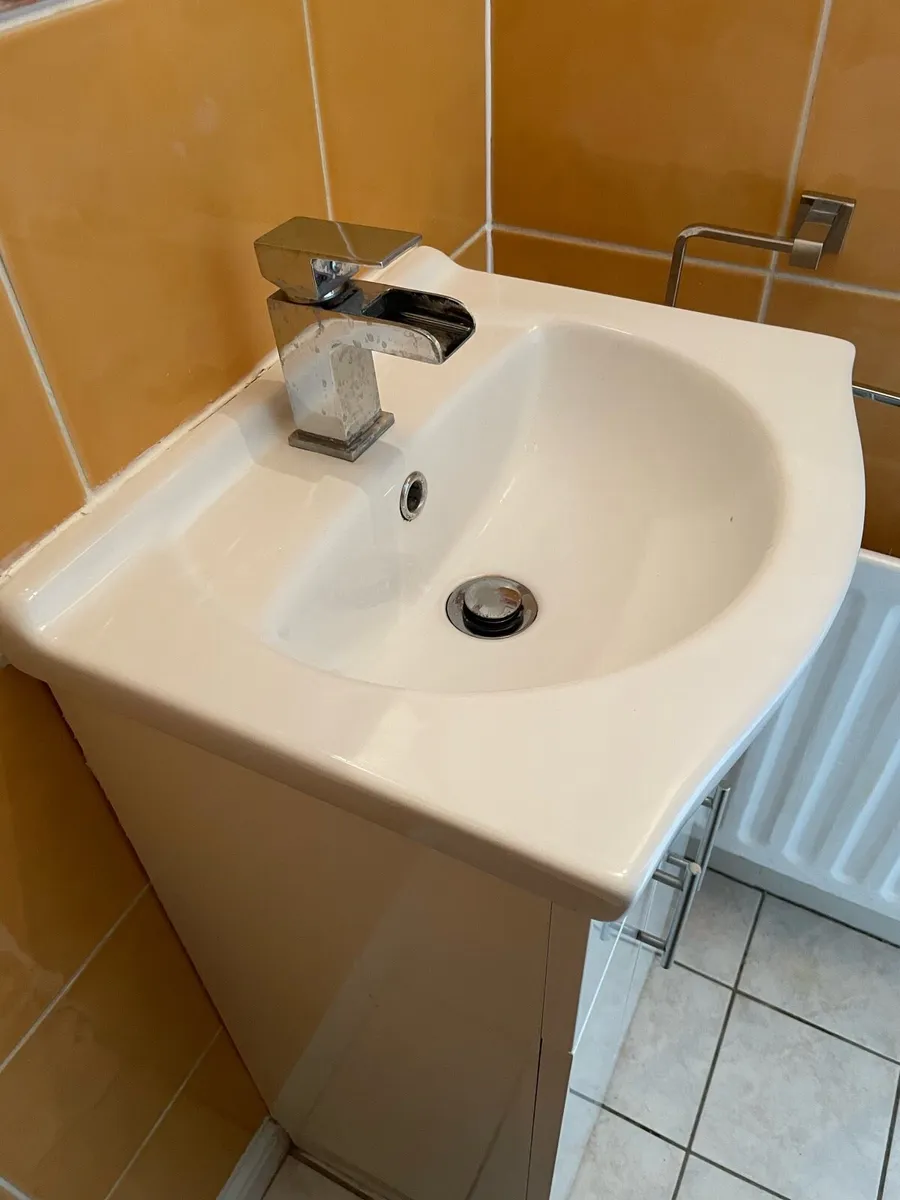 Sink unit and tap for sale - Image 4