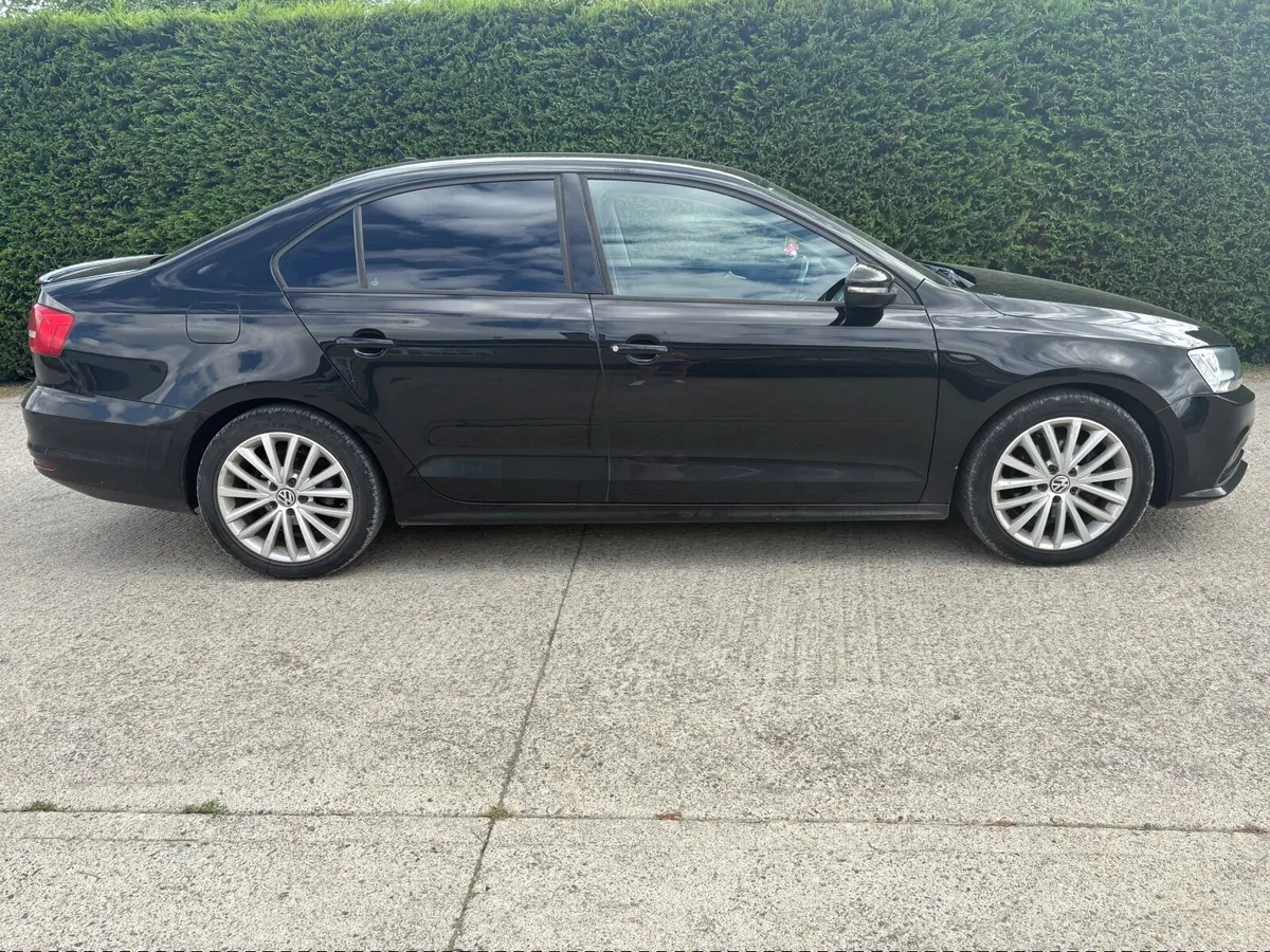 Volkswagen Jetta 2015 - Image 1