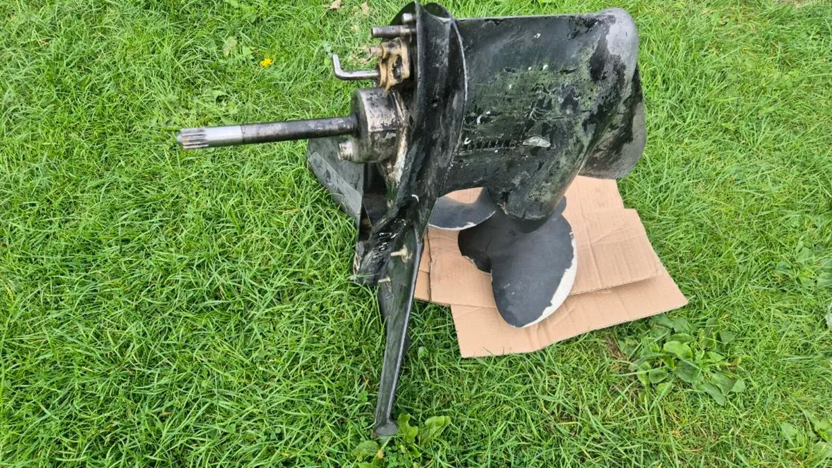 Stern drive, Alpha1 Gen 2 lower leg and prop - Image 3