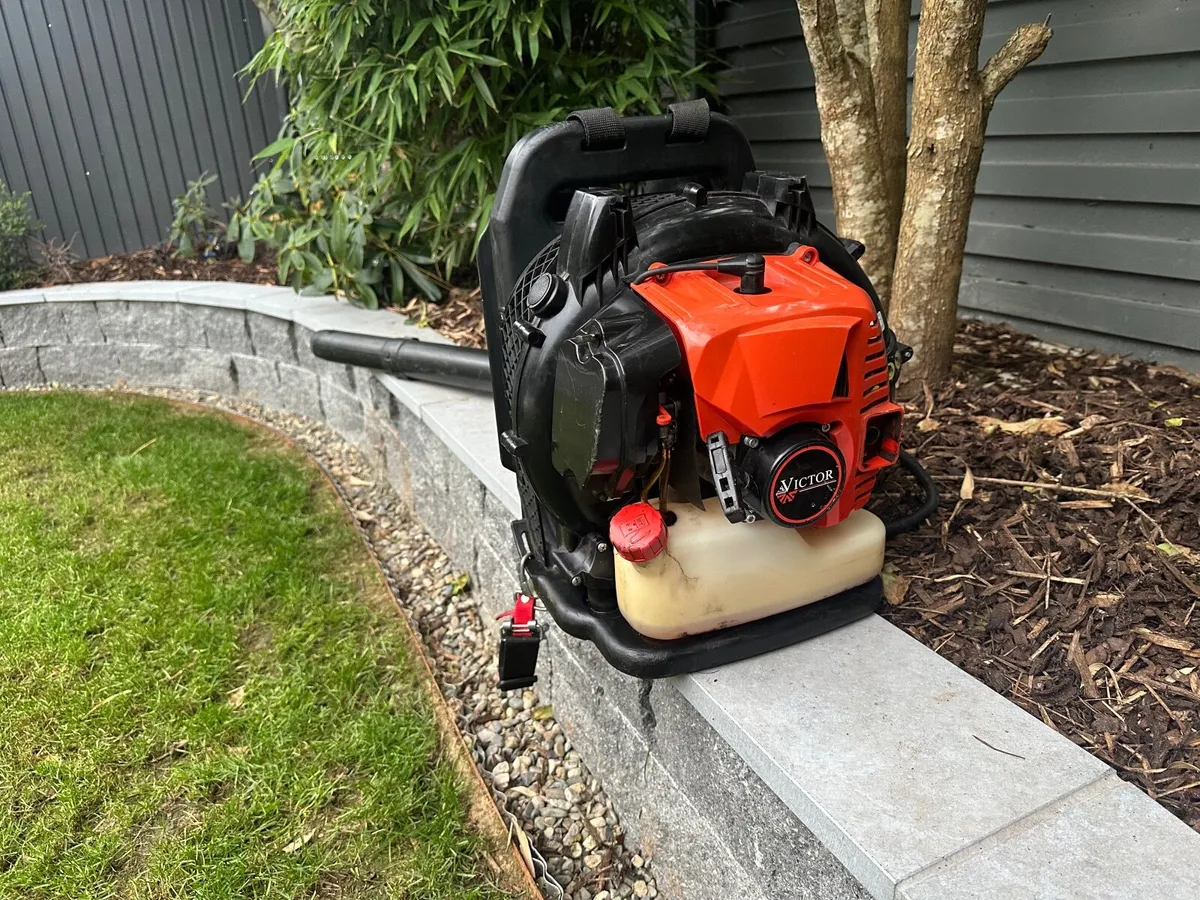 Victor Back Pack Leaf Blower 52cc - Image 4