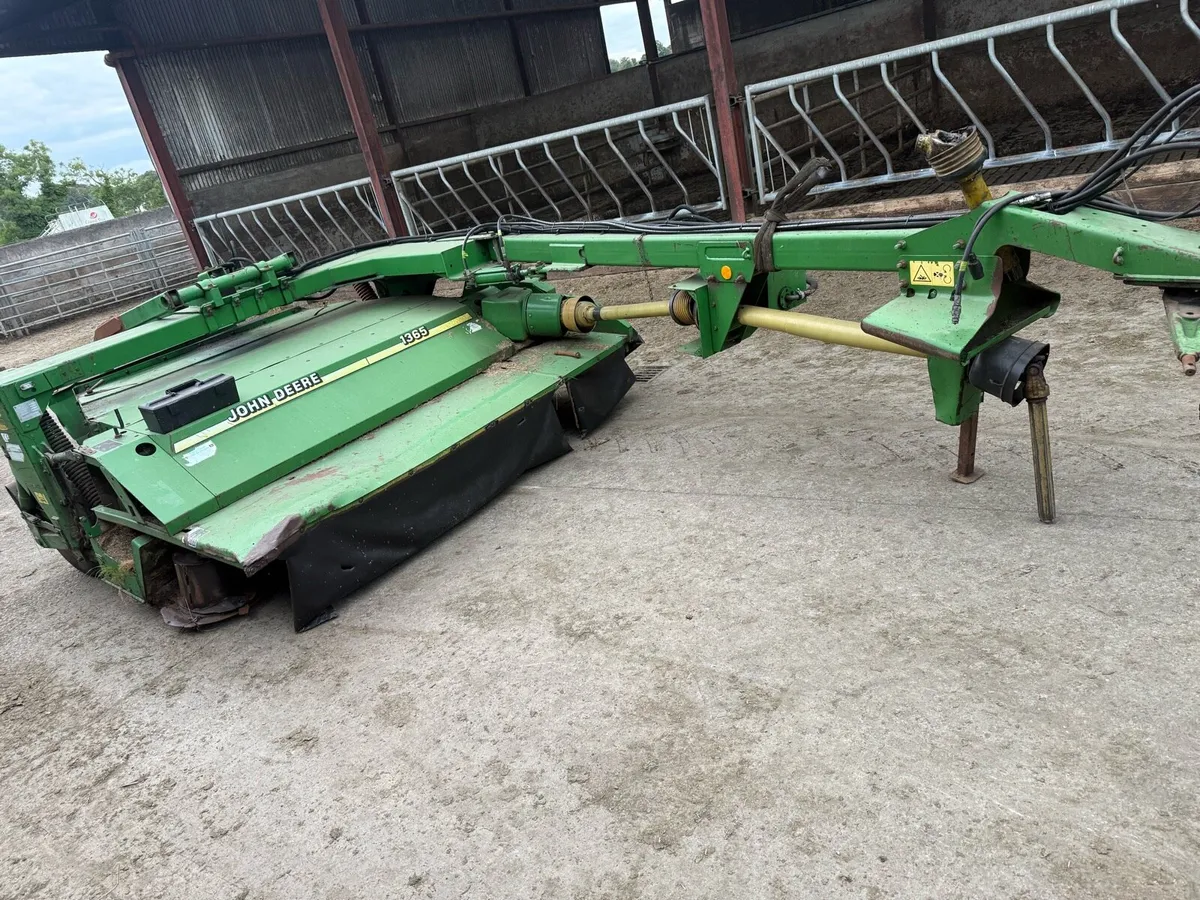John Deere 1365 mower - Image 1