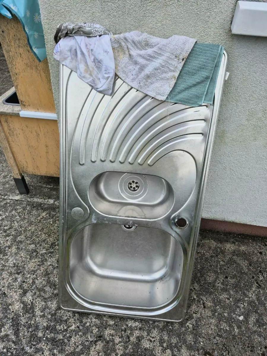 *ON HOLD pending *Stainless steel sink &  & tap - Image 4