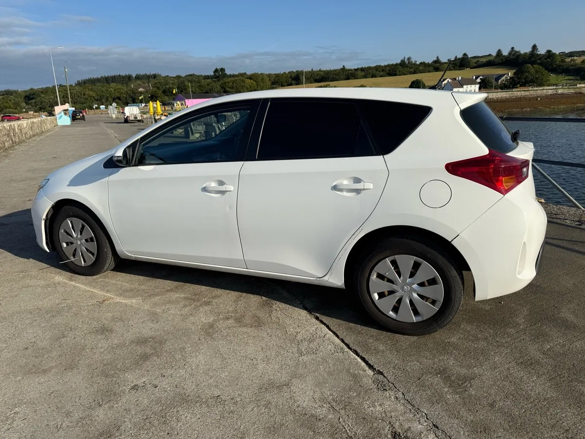 Toyota Auris Van 1.4 D4D - Image 1