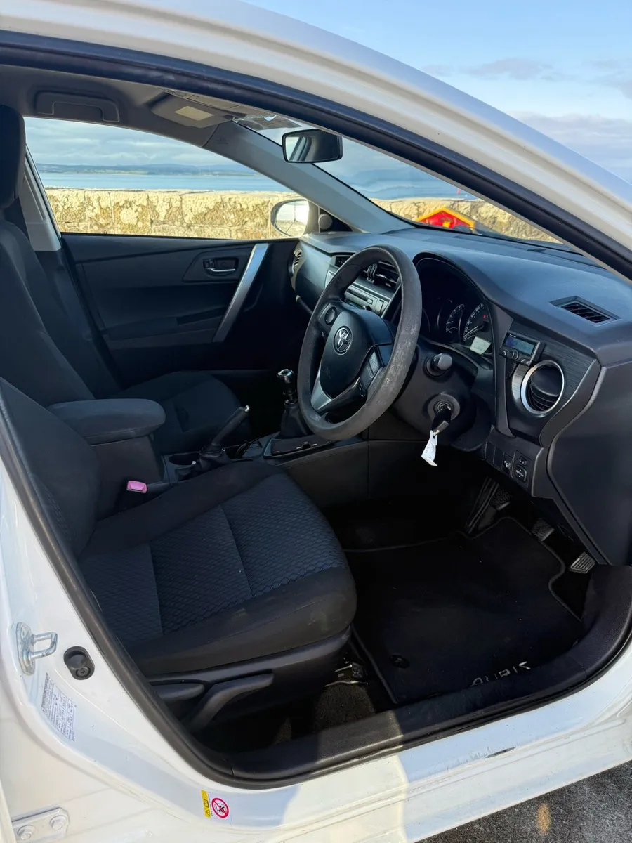 Toyota Auris Van 1.4 D4D - Image 4