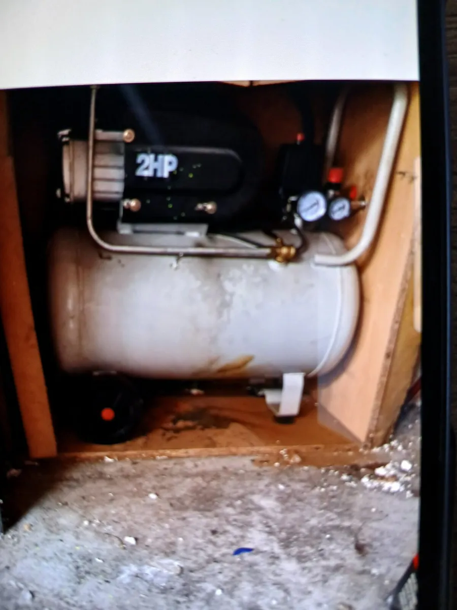Tire changer with compresore - Image 2