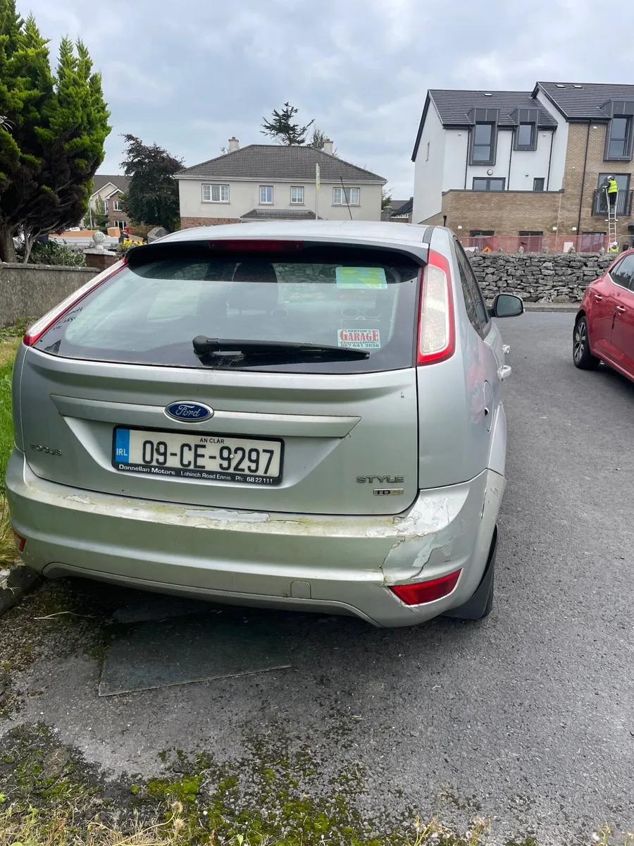 Ford Focus 2009 - Image 2