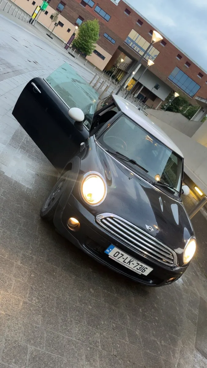 Mini Cooper - Image 1