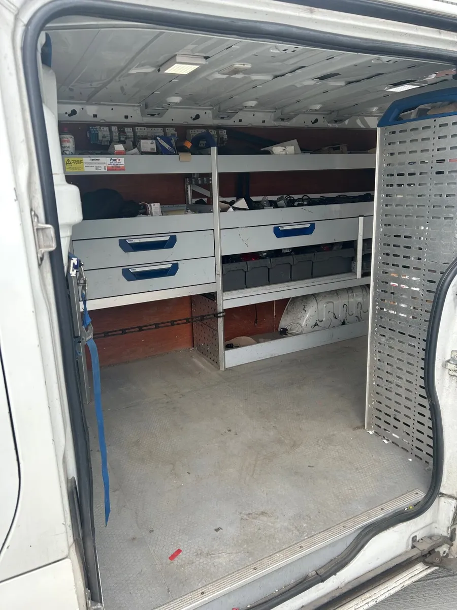 Renault Trafic shelving - Image 4