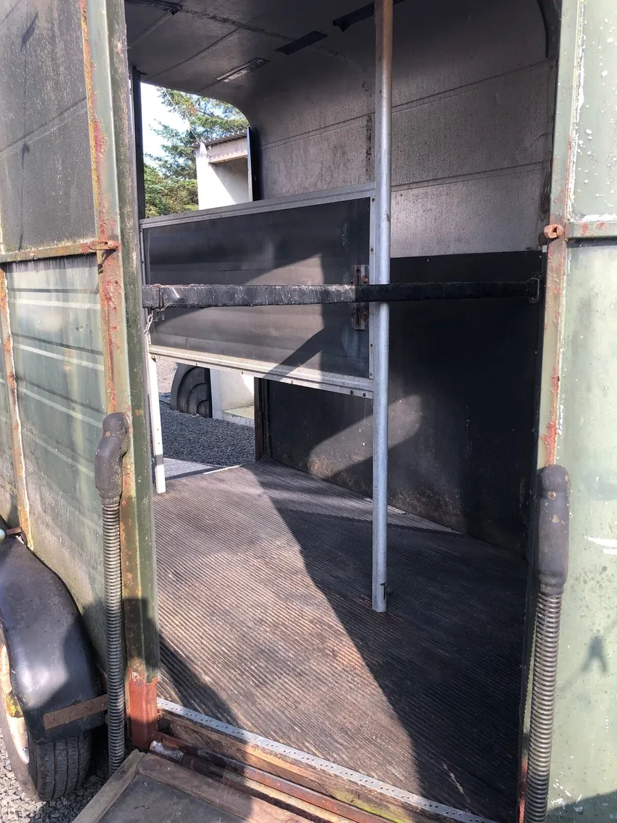 Horse box - Image 3