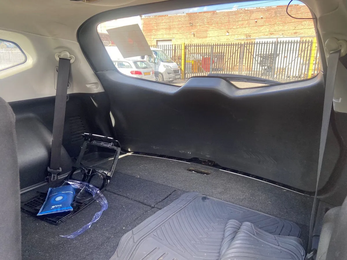 2010 NISSAN QASHAI 1.5 DCI 7 SEATER - Image 2