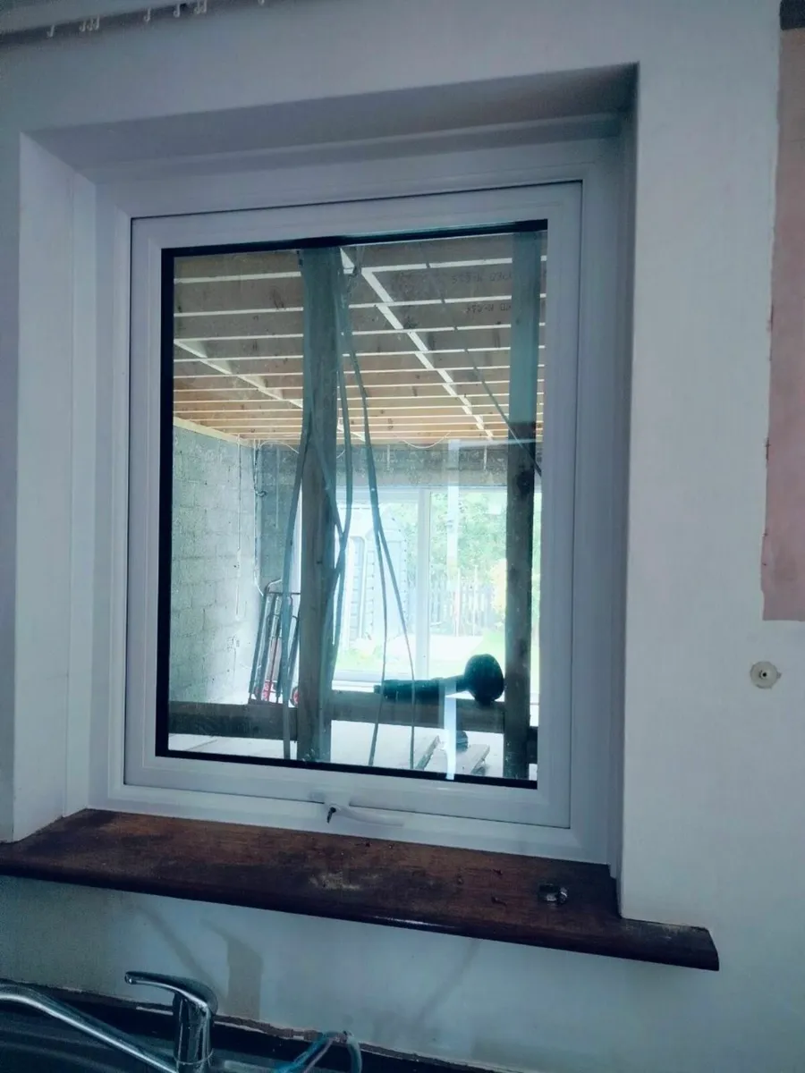 Triple glaze window. 1yr old - Image 2