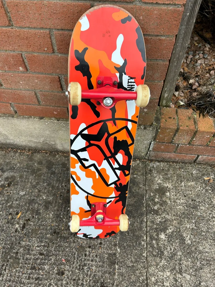 Skateboard - Image 1