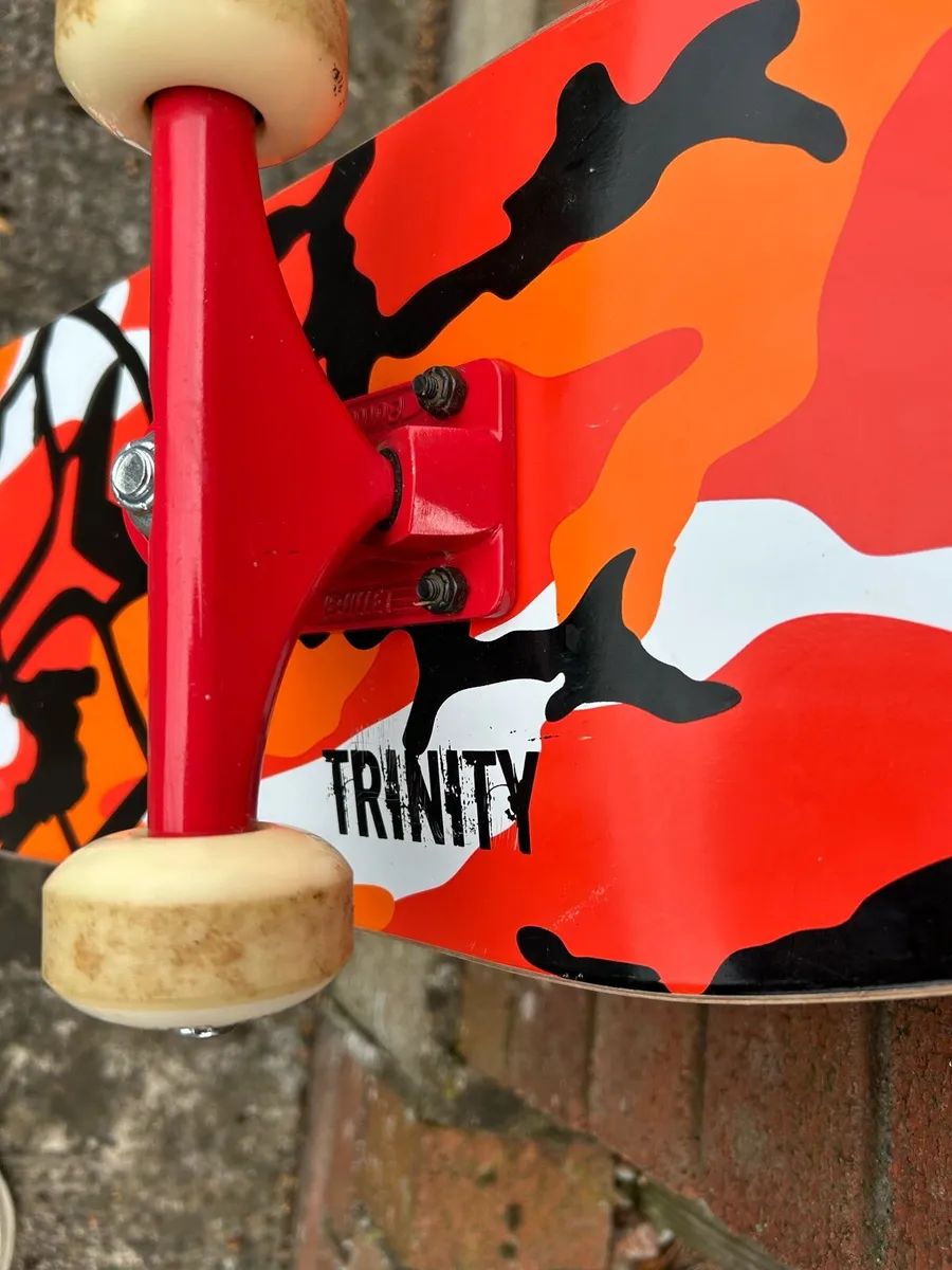 Skateboard - Image 2